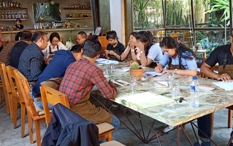 LEC Bali pelatihan bahasa Inggris di Kilo Restaurant